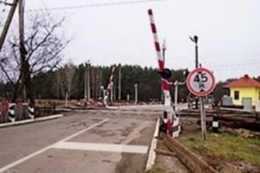 Ілюстрація до питання 24 розділу «Рух через залізничні переїзди»