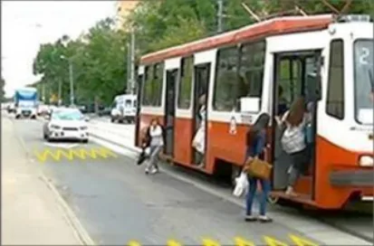 Ілюстрація до питання 18 розділу «Пішохідні переходи і зупинки транспорту»